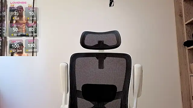 Snapshot of Cristopher23_ chatting on November 15, 5:42 pm Cristopher23 online show from November 15, 5:42 pm