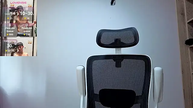 Snapshot of Cristopher23_ chatting on November 19, 11:54 am Cristopher23 online show from November 19, 11:54 am