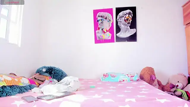 Snapshot of Lilybaudinx96 chatting on November 1, 8:22 pm Lilybaudinx96 online show from November 1, 8:22 pm