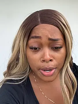 Snapshot of Lilybaudinx96 chatting on December 3, 3:32 pm Lilybaudinx96 online show from December 3, 3:32 pm