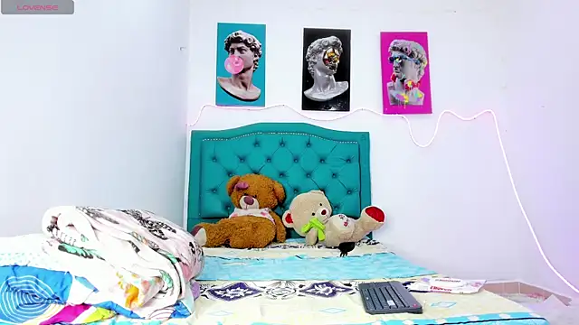 Snapshot of Lilybaudinx96 chatting on February 25, 5:39 am Lilybaudinx96 online show from February 25, 5:39 am