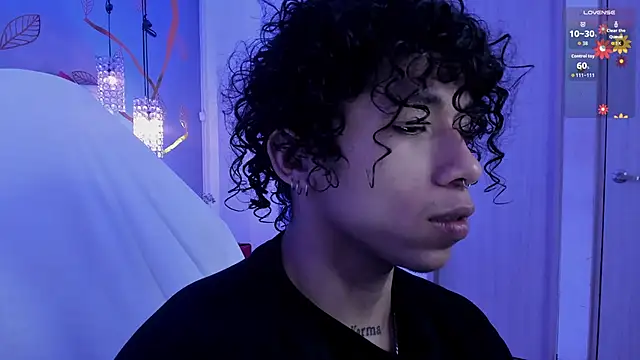 AkazaBoy  online show from June 17, 4:59 am