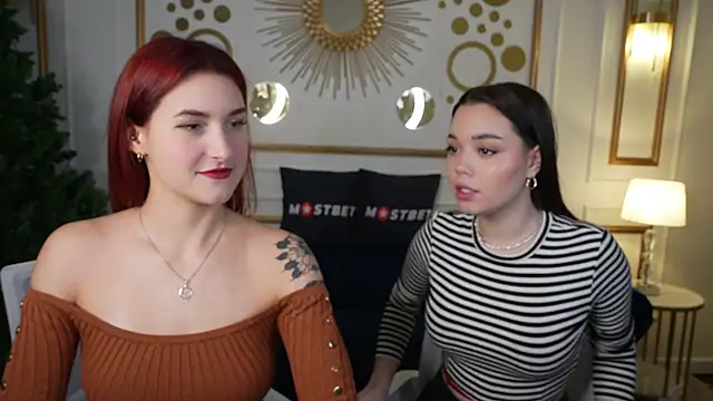 Magnetic Mia  online show from December 10, 4:06 pm