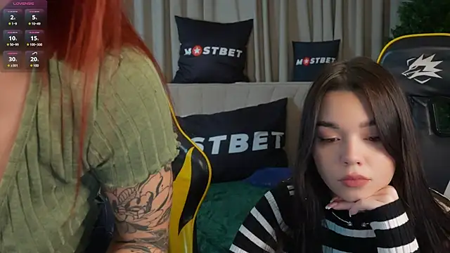 Magnetic Mia  online show from December 13, 3:54 pm