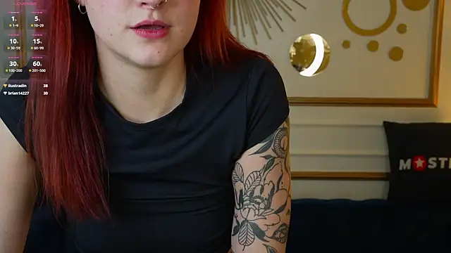 Magnetic Mia  online show from December 20, 5:40 pm