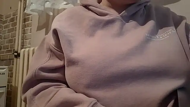 AalinnaK online show from February 14, 3:15 pm