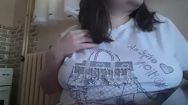 AalinnaK online show from March 6, 2:29 pm