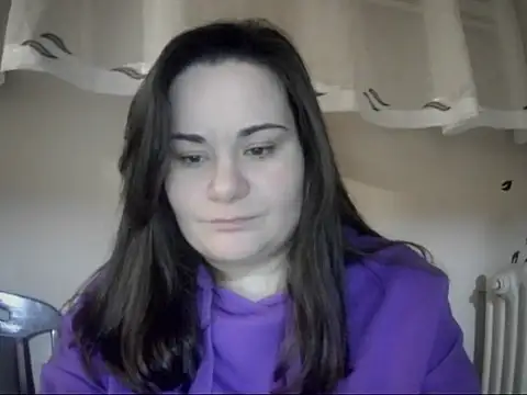 AalinnaK online show from February 10, 7:29 pm