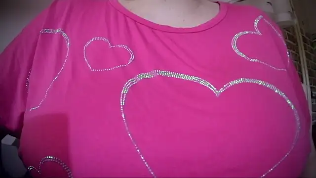 AalinnaK online show from March 4, 3:07 pm