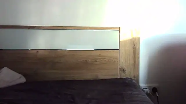 Snapshot of Ahotkittyxxx chatting on December 15, 9:13 am Ahotkittyxxx online show from December 15, 9:13 am