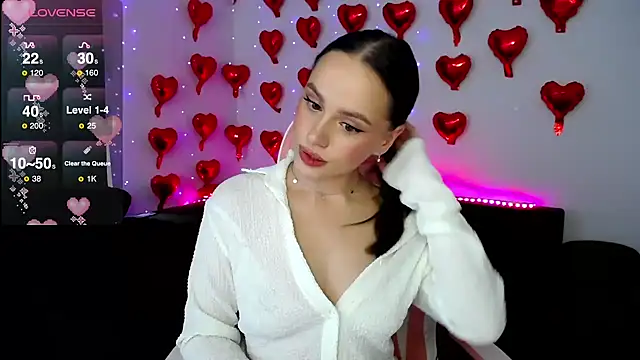 Snapshot of Emillias chatting on March 1, 2:13 pm Emillias online show from March 1, 2:13 pm