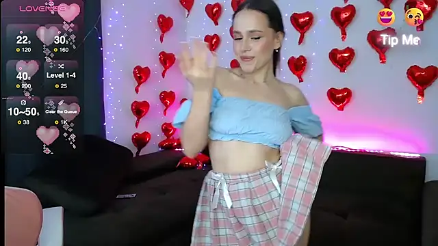 Snapshot of Emillias chatting on March 4, 5:45 pm Emillias online show from March 4, 5:45 pm