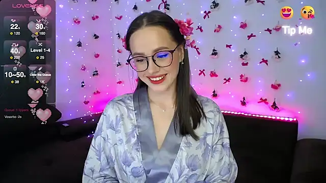Snapshot of Emillias chatting on March 19, 2:35 pm Emillias online show from March 19, 2:35 pm