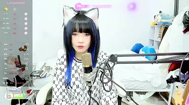 Snapshot of RassieRaph chatting on December 17, 10:22 pm RassieRaph online show from December 17, 10:22 pm