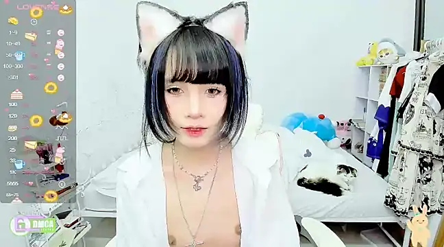 Snapshot of RassieRaph chatting on January 8, 11:19 pm RassieRaph online show from January 8, 11:19 pm