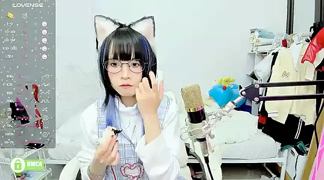 Snapshot of RassieRaph chatting on February 28, 11:23 pm RassieRaph online show from February 28, 11:23 pm