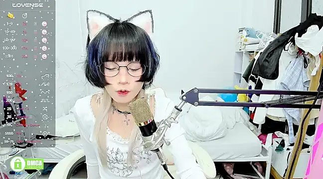 Snapshot of RassieRaph chatting on March 7, 4:00 pm RassieRaph online show from March 7, 4:00 pm