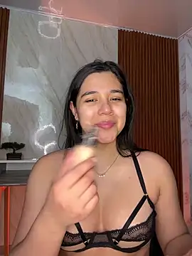 floriamANDjazmin online show from April 30, 7:09 pm