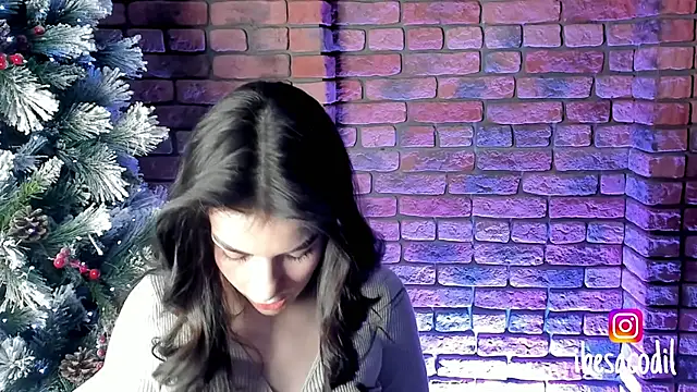 adriana allien online show from January 8, 9:32 am