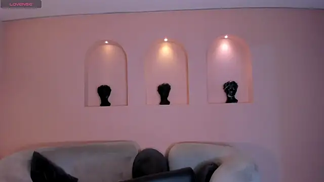 TaraLawrence online show from March 15, 4:07 am