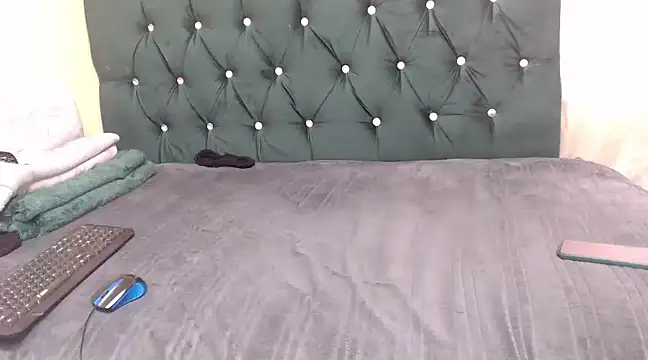 Snapshot of BeautyAuroa chatting on January 6, 5:52 am BeautyAuroa online show from January 6, 5:52 am