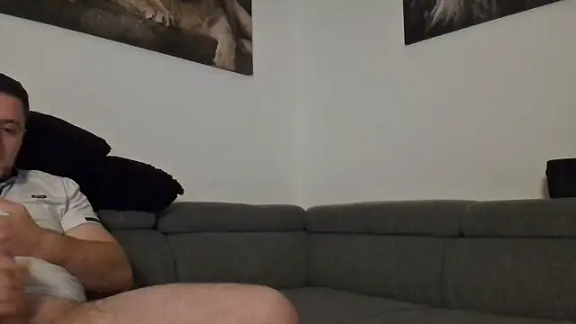 Snapshot of LoveXAddict chatting on January 5, 9:14 pm LoveXAddict online show from January 5, 9:14 pm