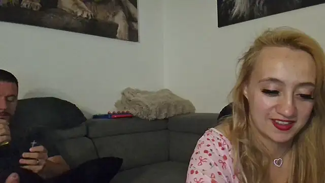 Snapshot of LoveXAddict chatting on September 28, 8:36 pm LoveXAddict online show from September 28, 8:36 pm