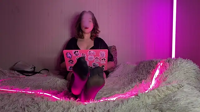 misswishh  online show from December 6, 2:13 am