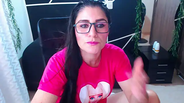 LUCY LI online show from March 6, 6:26 pm