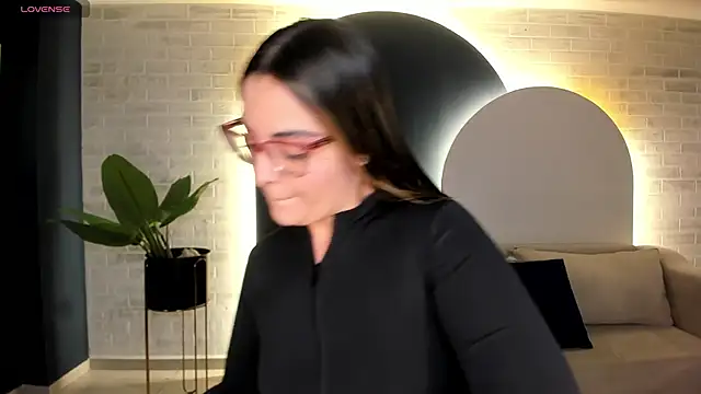 Snapshot of AllisonRogersX chatting on May 5, 10:45 am AllisonRogersX online show from May 5, 10:45 am