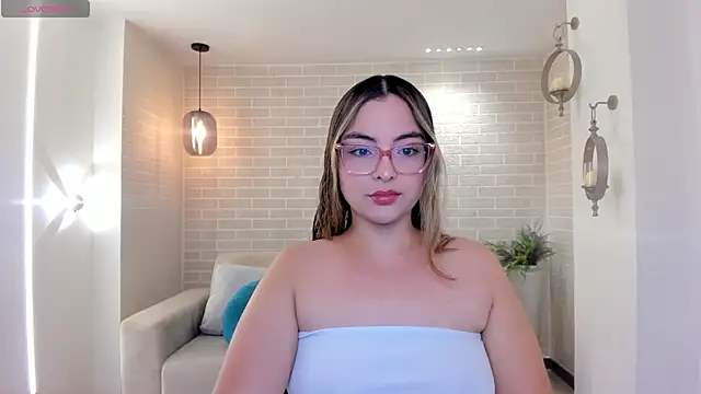Snapshot of AllisonRogersX chatting on May 12, 11:18 am AllisonRogersX online show from May 12, 11:18 am