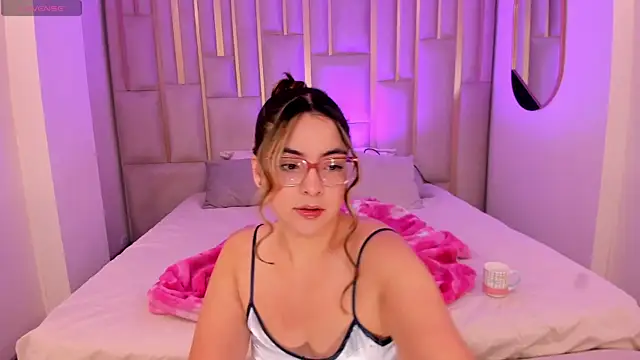 Snapshot of AllisonRogersX chatting on May 29, 11:30 am AllisonRogersX online show from May 29, 11:30 am