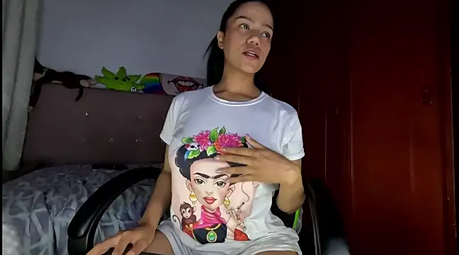 Snapshot of Ale_xandra chatting on February 27, 12:54 am Ale xandra online show from February 27, 12:54 am