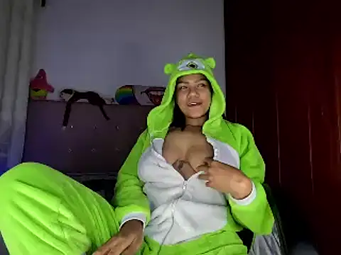 Snapshot of Ale_xandra chatting on March 15, 3:51 am Ale xandra online show from March 15, 3:51 am