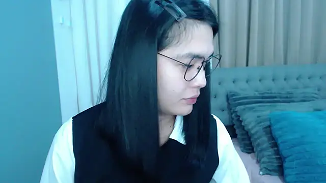 zhaviahale21 online show from October 23, 1:32 pm