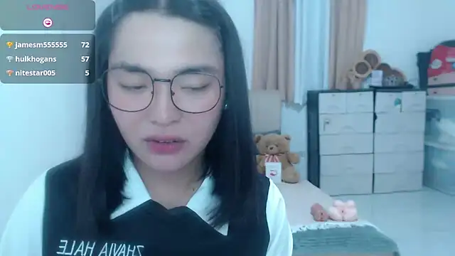 Snapshot of zhaviahale21 chatting on July 20, 6:43 pm zhaviahale21 online show from July 20, 6:43 pm