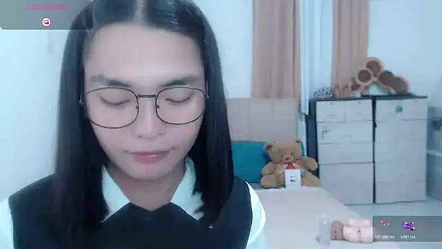 Snapshot of zhaviahale21 chatting on August 3, 3:05 pm zhaviahale21 online show from August 3, 3:05 pm