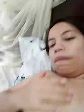 lisseth online show from December 10, 1:11 pm