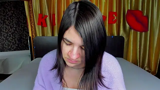  Polly Love  online show from February 10, 7:01 am