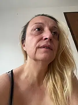 Snapshot of Melinastarr chatting on October 14, 7:09 am Melinastarr online show from October 14, 7:09 am