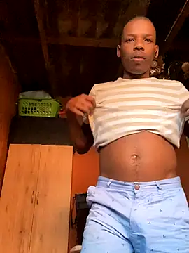 Snapshot of skyfall200 chatting on December 14, 4:01 pm skyfall200 online show from December 14, 4:01 pm