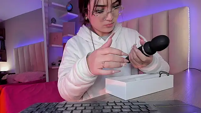 Megan mooree  online show from March 7, 11:40 am