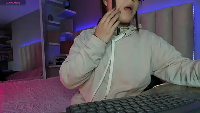 Megan mooree  online show from March 19, 11:39 am