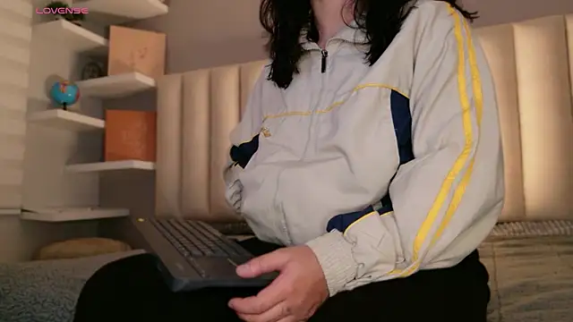 Megan mooree  online show from April 28, 12:32 pm