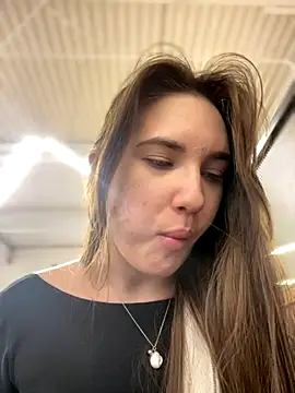 Holly Molii online show from December 5, 8:11 am