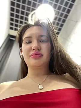 Holly Molii online show from December 8, 8:09 am