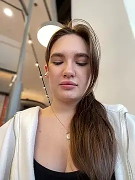 Holly Molii online show from January 16, 8:33 am