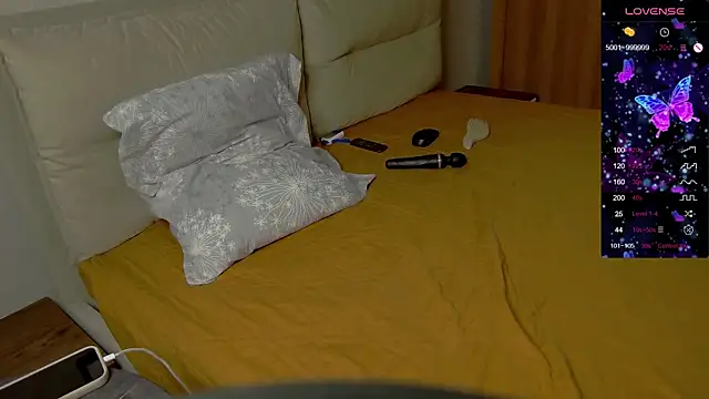 Holly Molii online show from October 11, 2:11 am