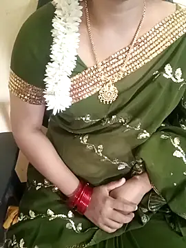 Snapshot of yourtamilcouple chatting on February 17, 5:47 am yourtamilcouple online show from February 17, 5:47 am