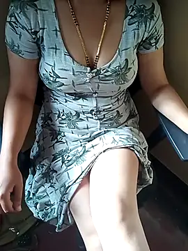 Snapshot of yourtamilcouple chatting on November 19, 2:33 am yourtamilcouple online show from November 19, 2:33 am